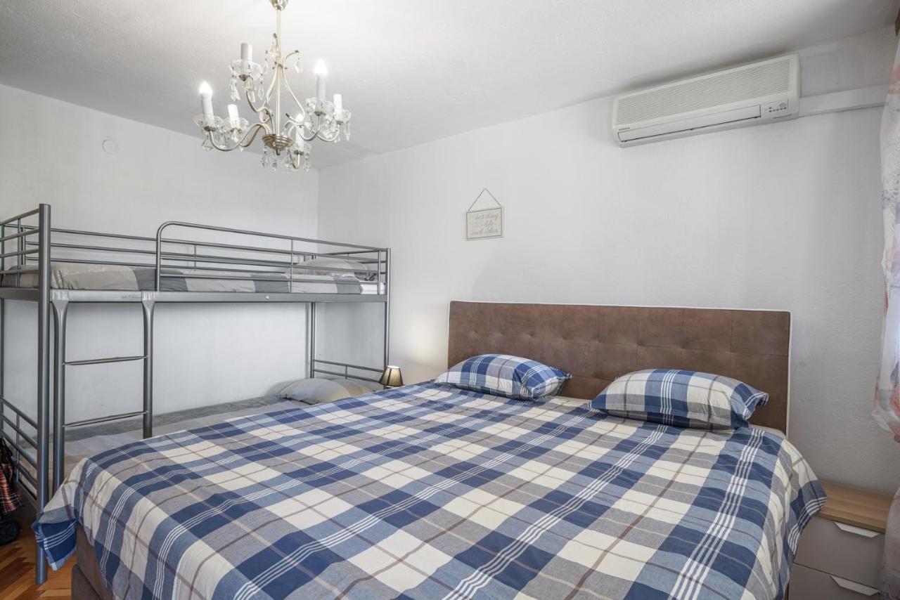 Apartments The Heart Of Croatia Pirovac Buitenkant foto