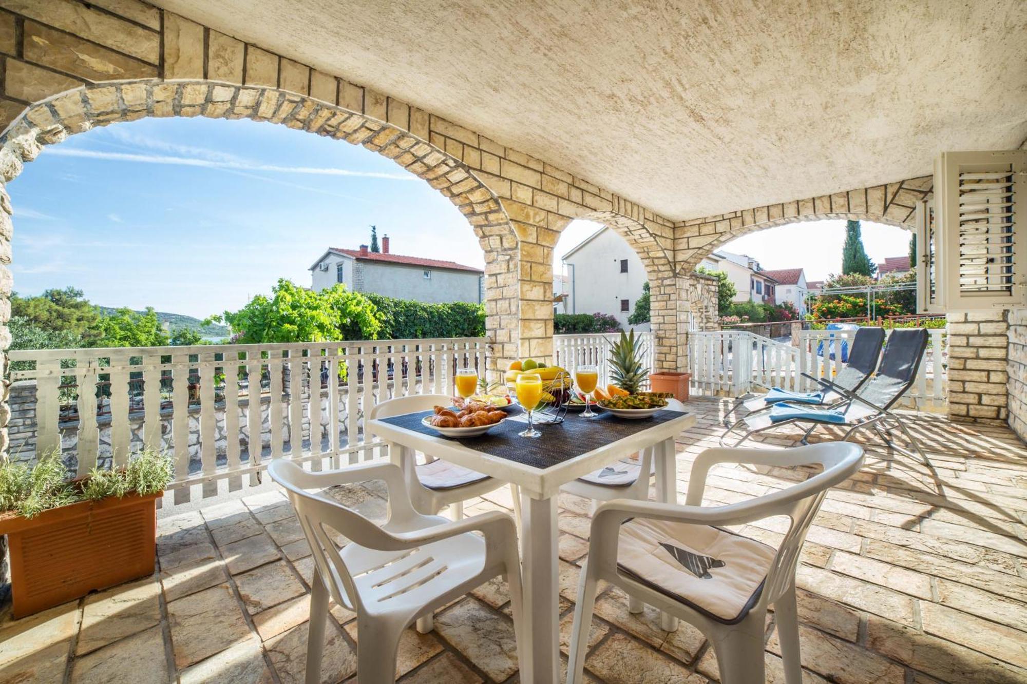 Apartments The Heart Of Croatia Pirovac Buitenkant foto