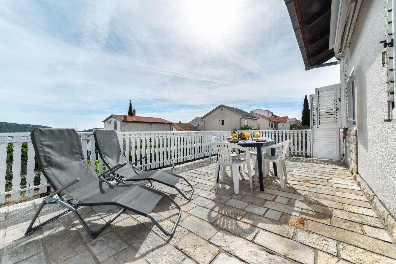 Apartments The Heart Of Croatia Pirovac Buitenkant foto